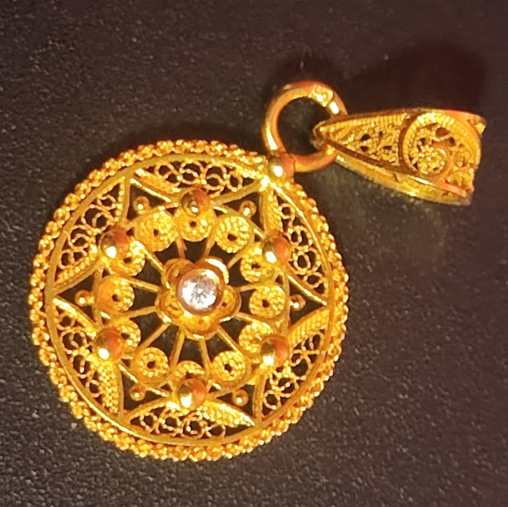 19kt Gold Pendant